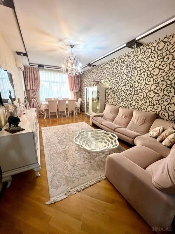 Satılır 3 otaqlı mənzil 120 m²