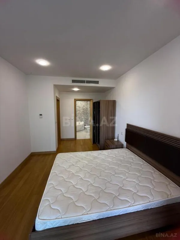 Kirayə verilir 2 otaqlı mənzil 90 m²