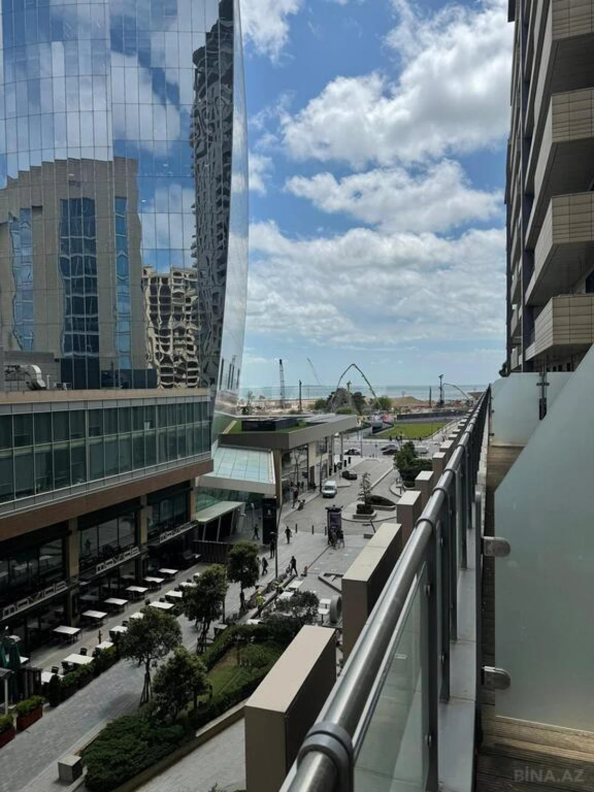 Kirayə verilir 2 otaqlı mənzil 90 m²