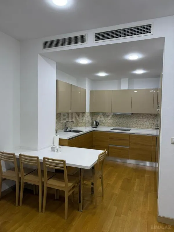 Kirayə verilir 2 otaqlı mənzil 90 m²
