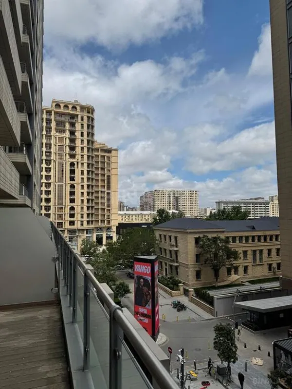 Kirayə verilir 2 otaqlı mənzil 90 m²