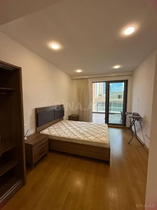 Kirayə verilir 2 otaqlı mənzil 90 m²