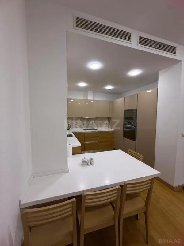 Kirayə verilir 2 otaqlı mənzil 90 m²