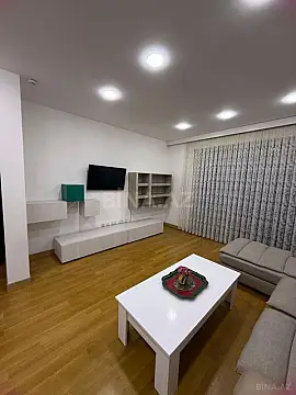 Kirayə verilir 2 otaqlı mənzil 90 m²