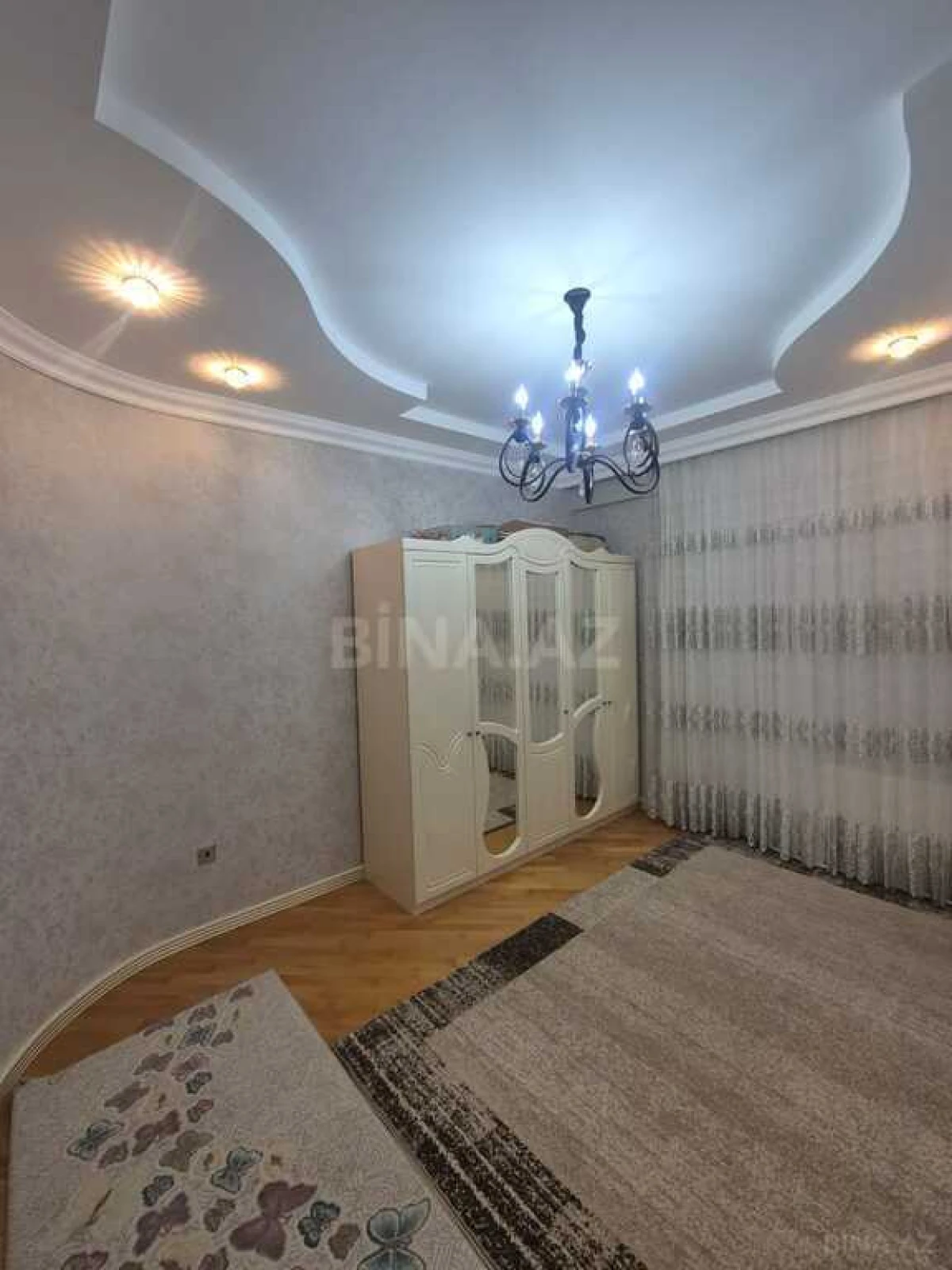Satılır 3 otaqlı mənzil 97 m²