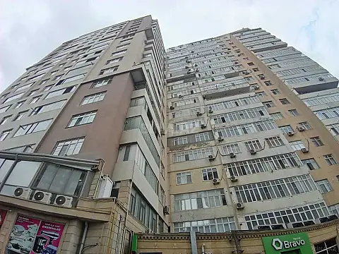 Satılır 3 otaqlı mənzil 97 m² — Bakı, Memar Əcəmi yanı 3 otaq 97.00 m²