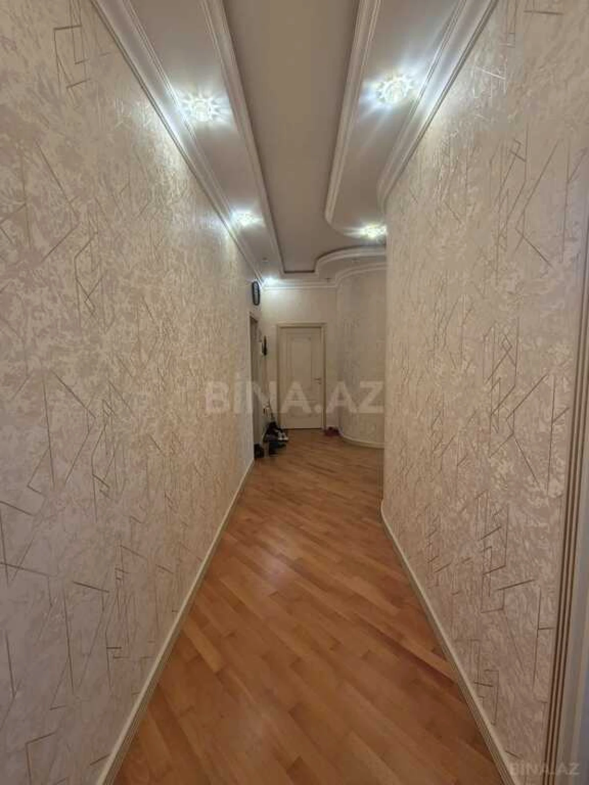 Satılır 3 otaqlı mənzil 97 m²