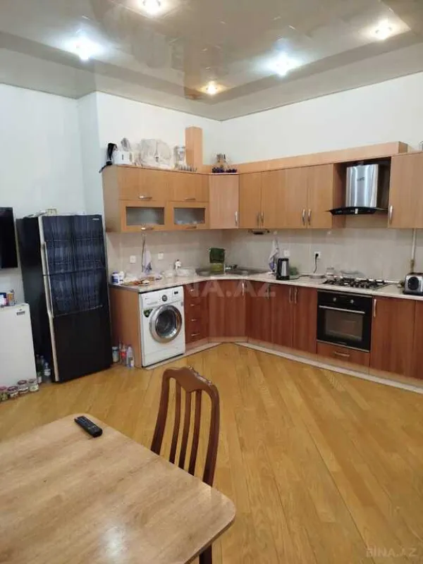 Satılır 3 otaqlı mənzil 137 m²