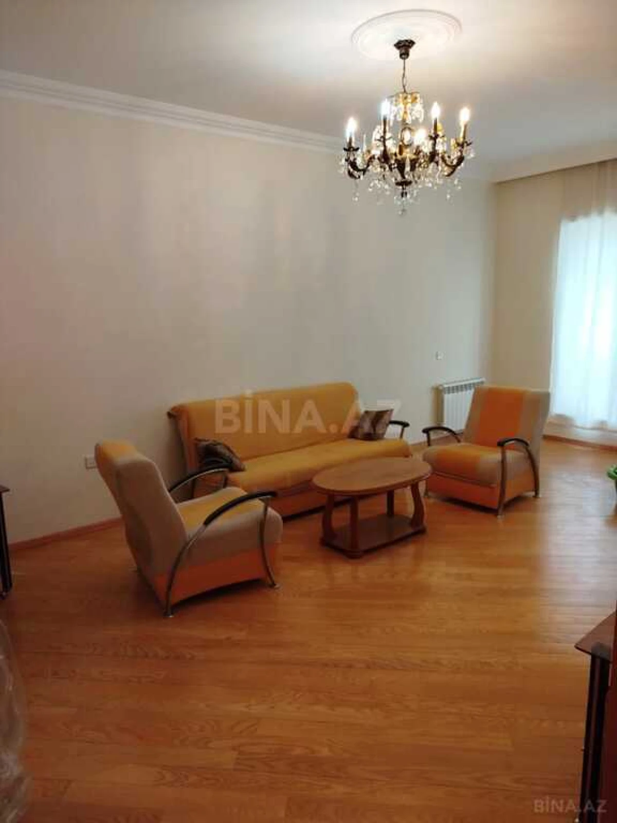 Satılır 3 otaqlı mənzil 137 m²