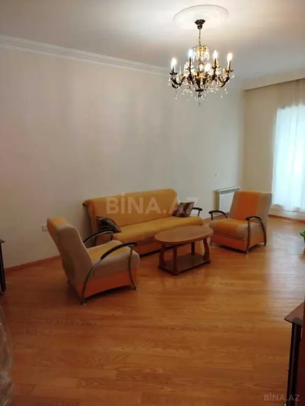 Satılır 3 otaqlı mənzil 137 m²