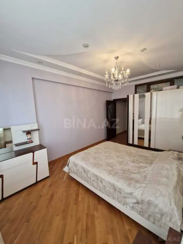 Satılır 3 otaqlı mənzil 103 m²