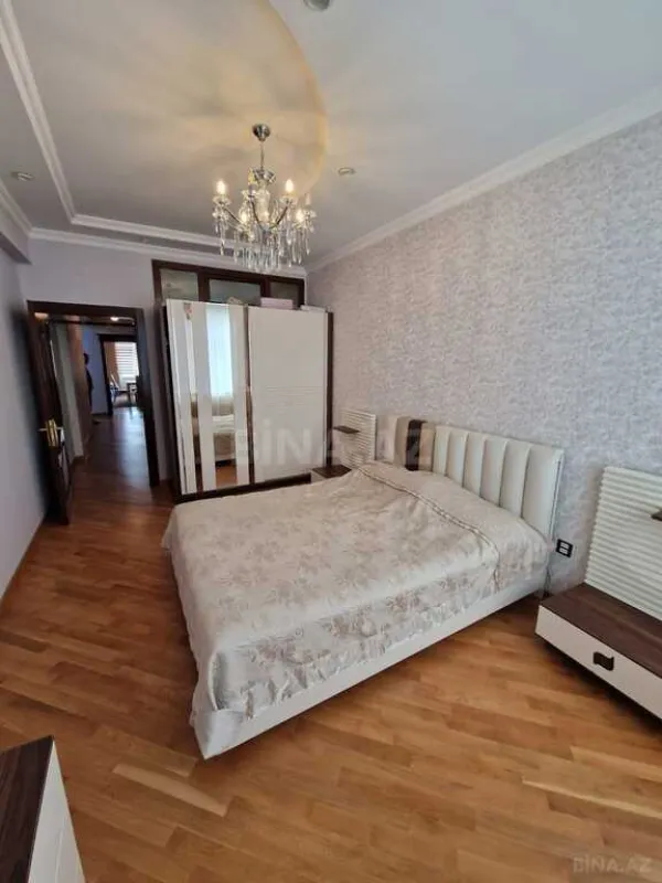 Satılır 3 otaqlı mənzil 103 m²