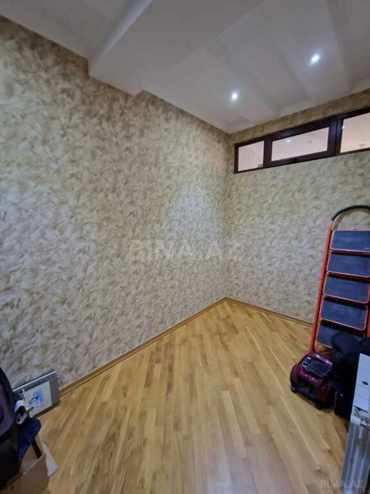 Satılır 3 otaqlı mənzil 103 m²