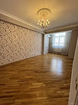 Satılır 4 otaqlı mənzil 210 m²