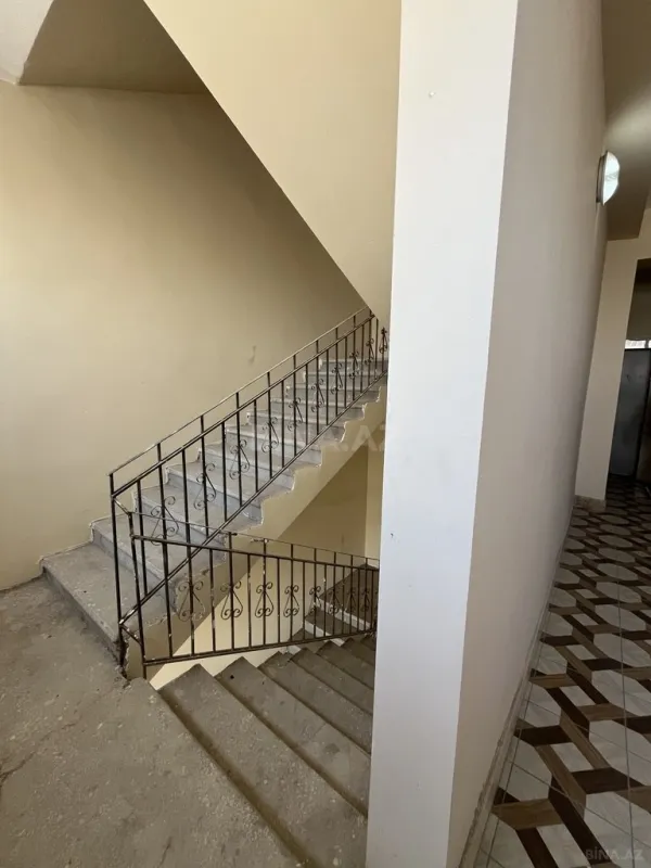 Satılır 4 otaqlı mənzil 210 m²