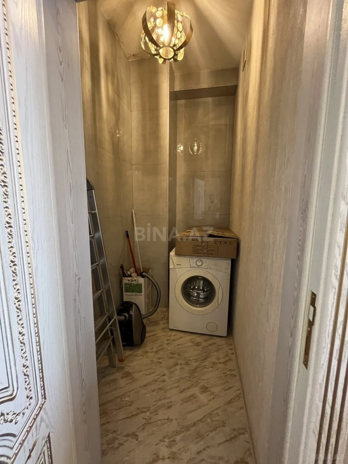 Satılır 4 otaqlı mənzil 210 m²