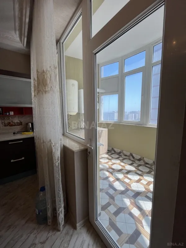 Satılır 4 otaqlı mənzil 210 m²