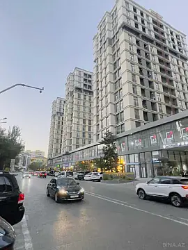 Satılır 4 otaqlı mənzil 128 m²