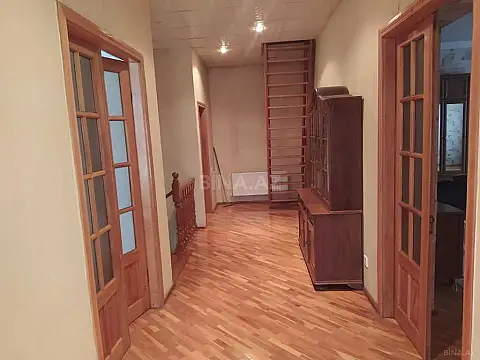 Satılır 5 otaqlı həyət evi 260 m²