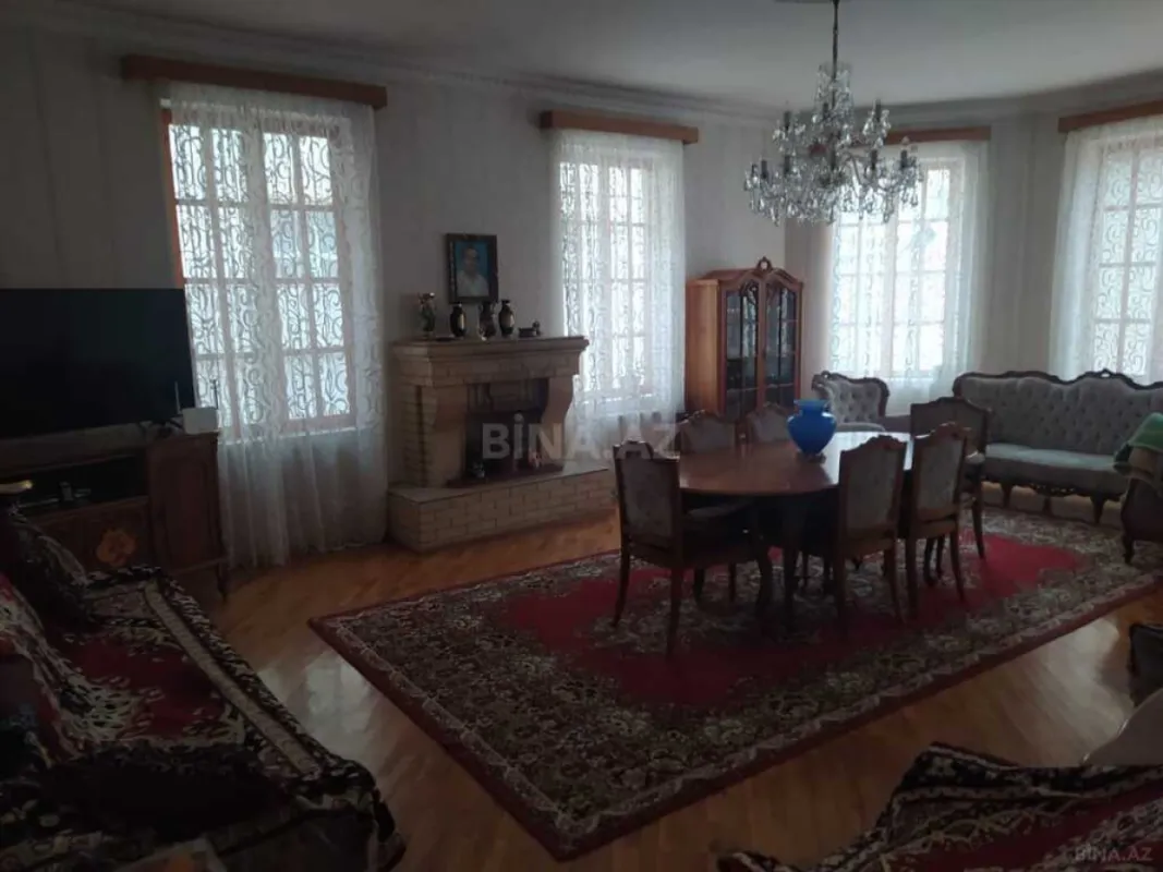 Satılır 5 otaqlı həyət evi 260 m²