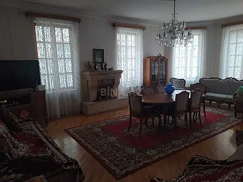 Satılır 5 otaqlı həyət evi 260 m²