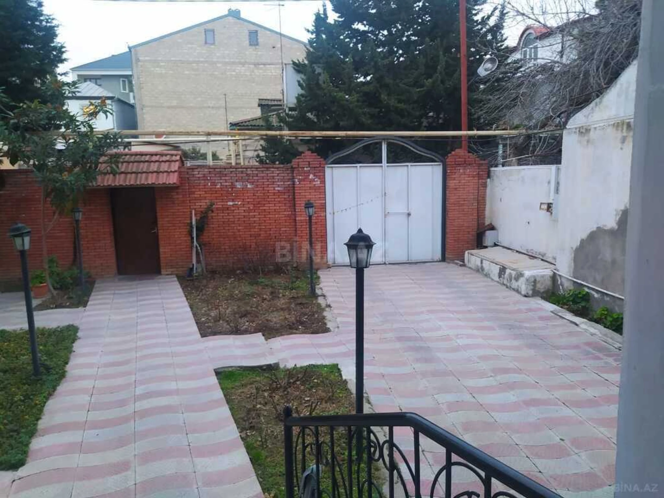 Satılır 5 otaqlı həyət evi 260 m²