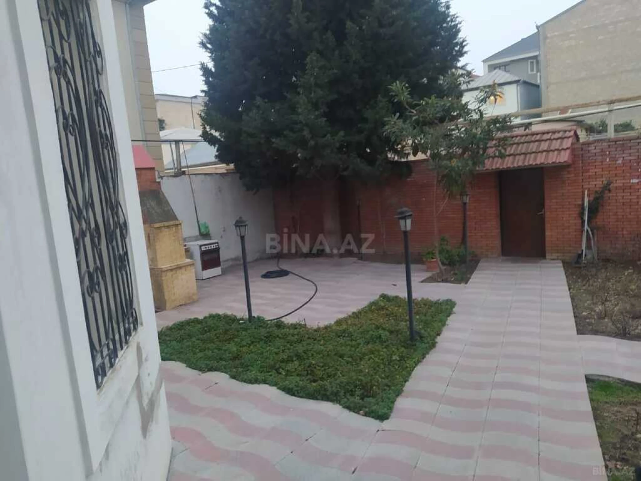 Satılır 5 otaqlı həyət evi 260 m²