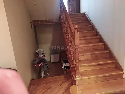 Satılır 5 otaqlı həyət evi 260 m²