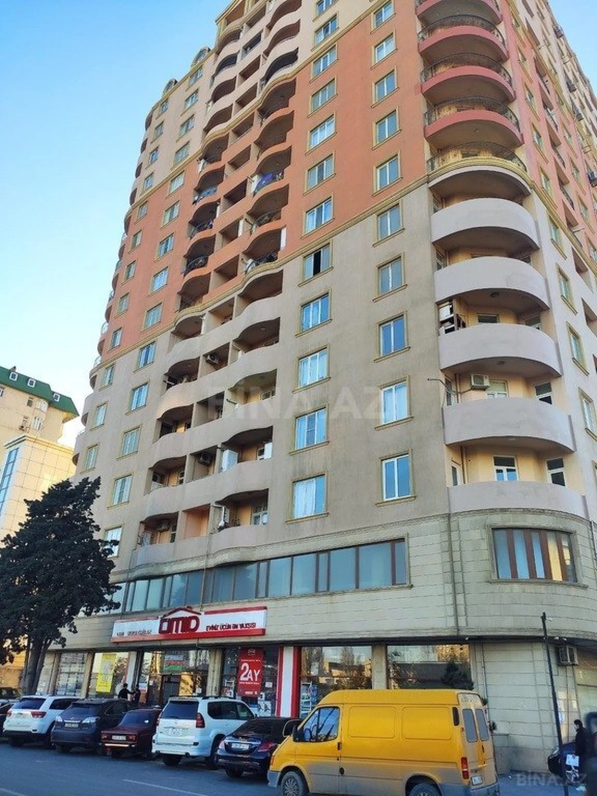 Satılır 2 otaqlı mənzil 103 m²