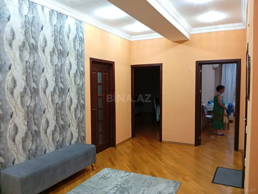 Satılır 3 otaqlı mənzil 115 m²
