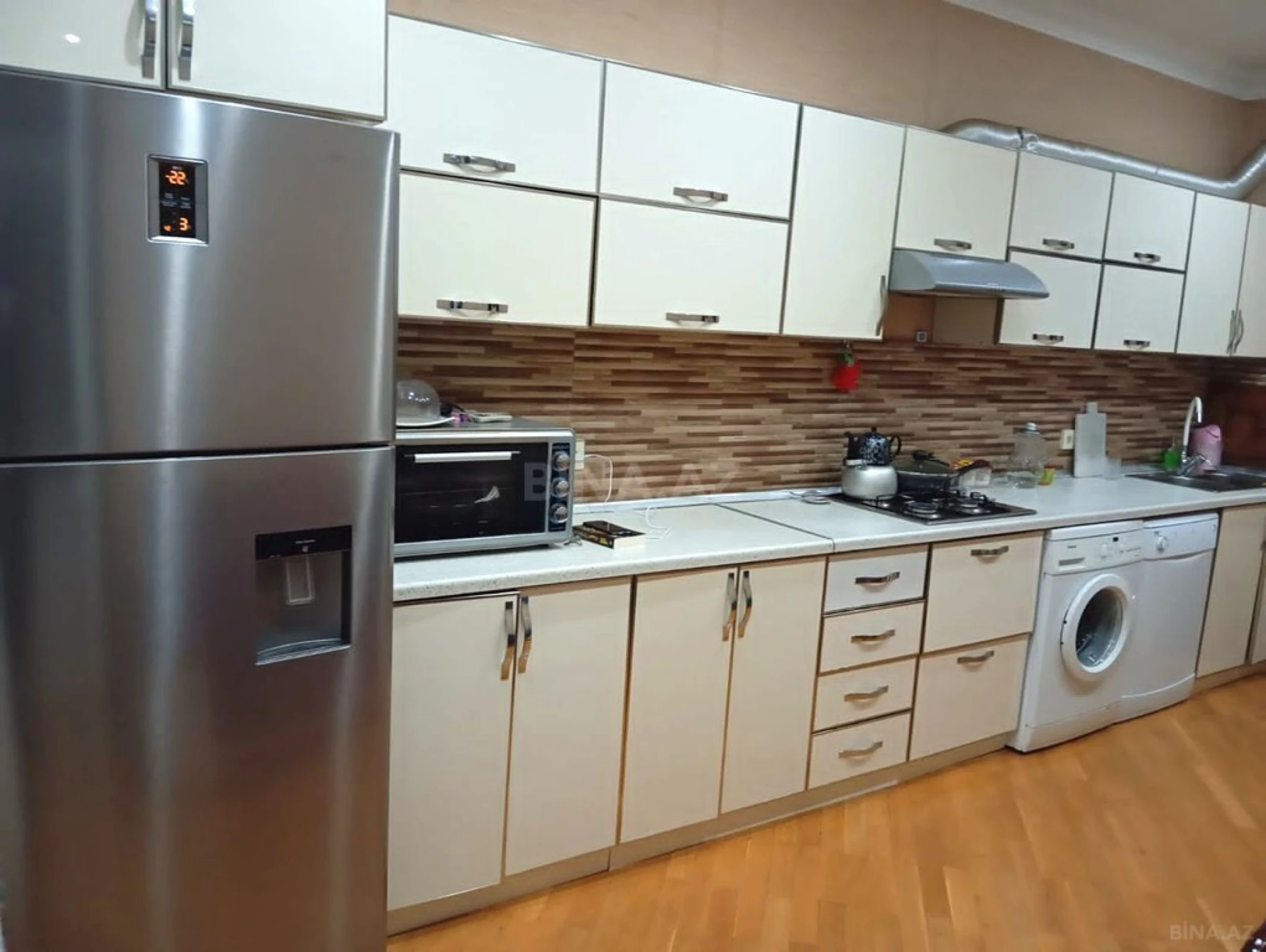 Satılır 3 otaqlı mənzil 115 m²