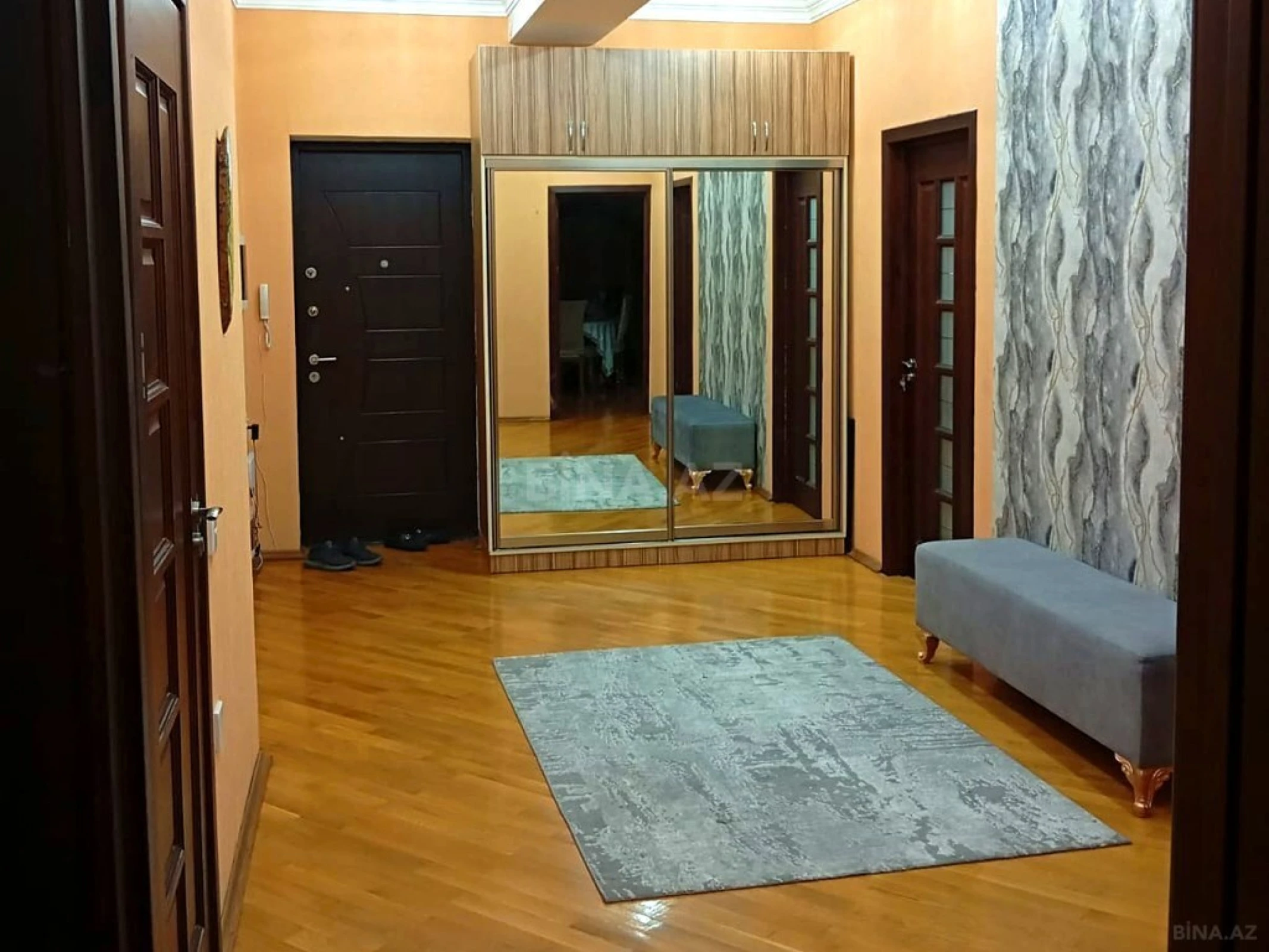 Satılır 3 otaqlı mənzil 115 m²