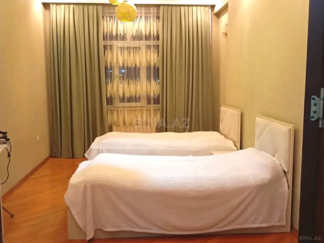 Satılır 3 otaqlı mənzil 115 m²