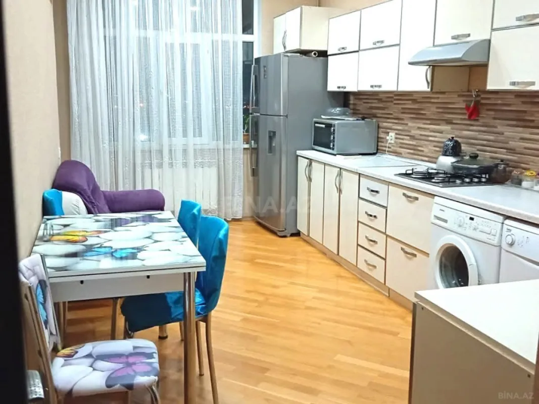 Satılır 3 otaqlı mənzil 115 m²