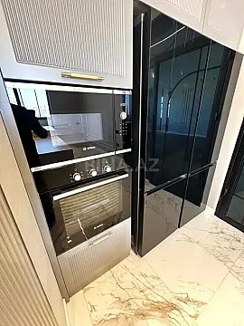 Satılır 3 otaqlı mənzil 193 m²