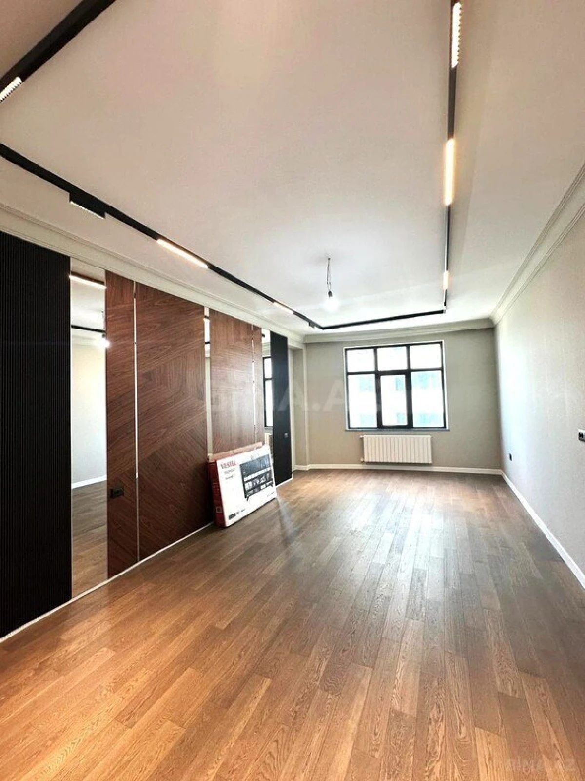 Satılır 3 otaqlı mənzil 193 m²