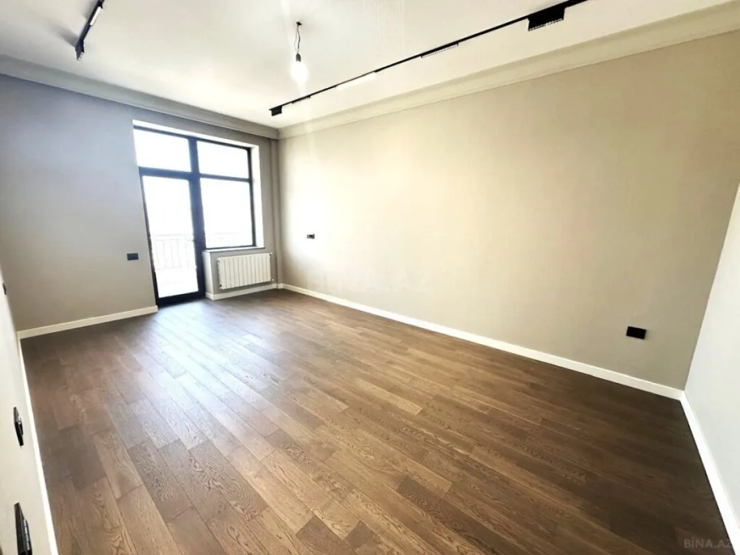 Satılır 3 otaqlı mənzil 193 m²