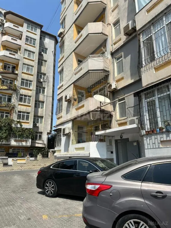 Satılır 2 otaqlı mənzil 70 m²