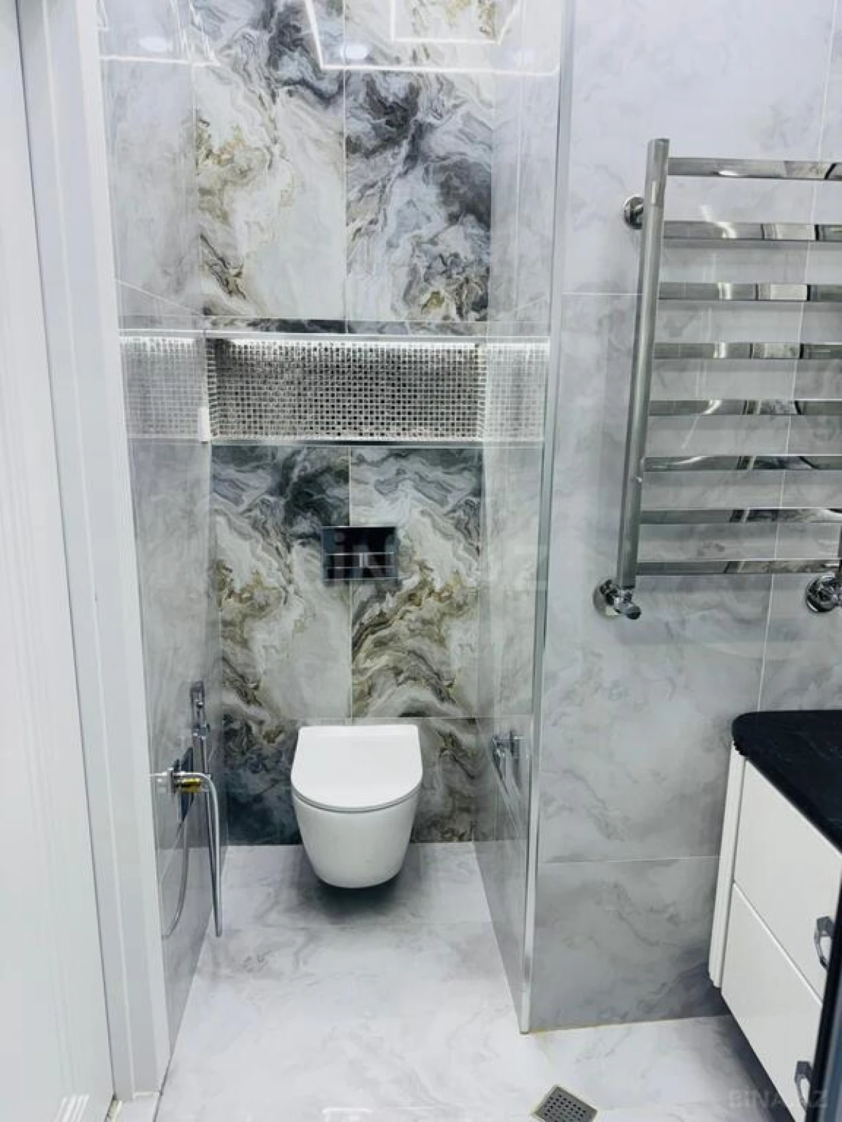 Satılır 2 otaqlı mənzil 65 m²