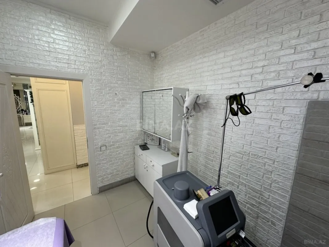 Satılır obyekt 200 m²