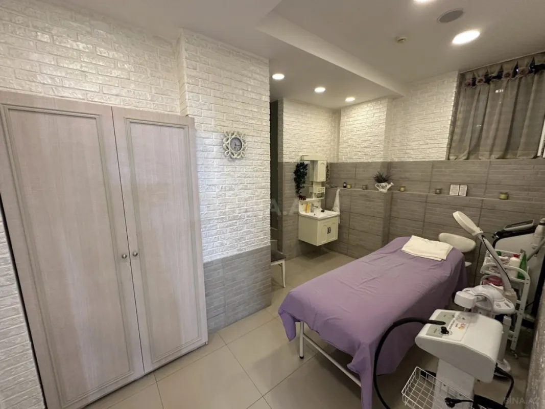 Satılır obyekt 200 m²