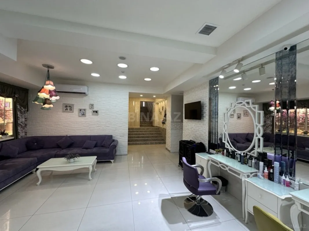 Satılır obyekt 200 m²