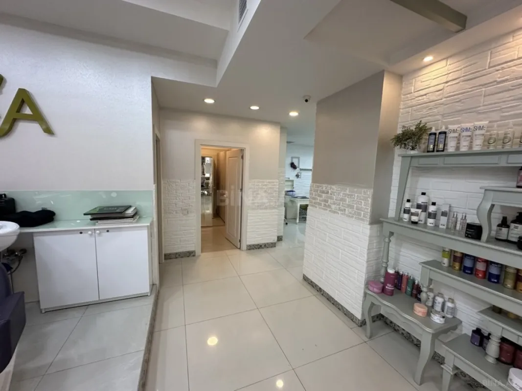 Satılır obyekt 200 m²