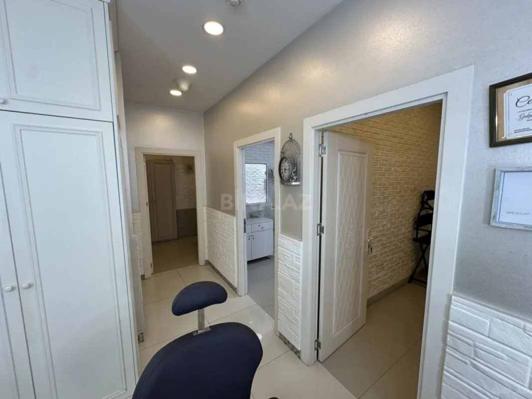 Satılır obyekt 200 m²