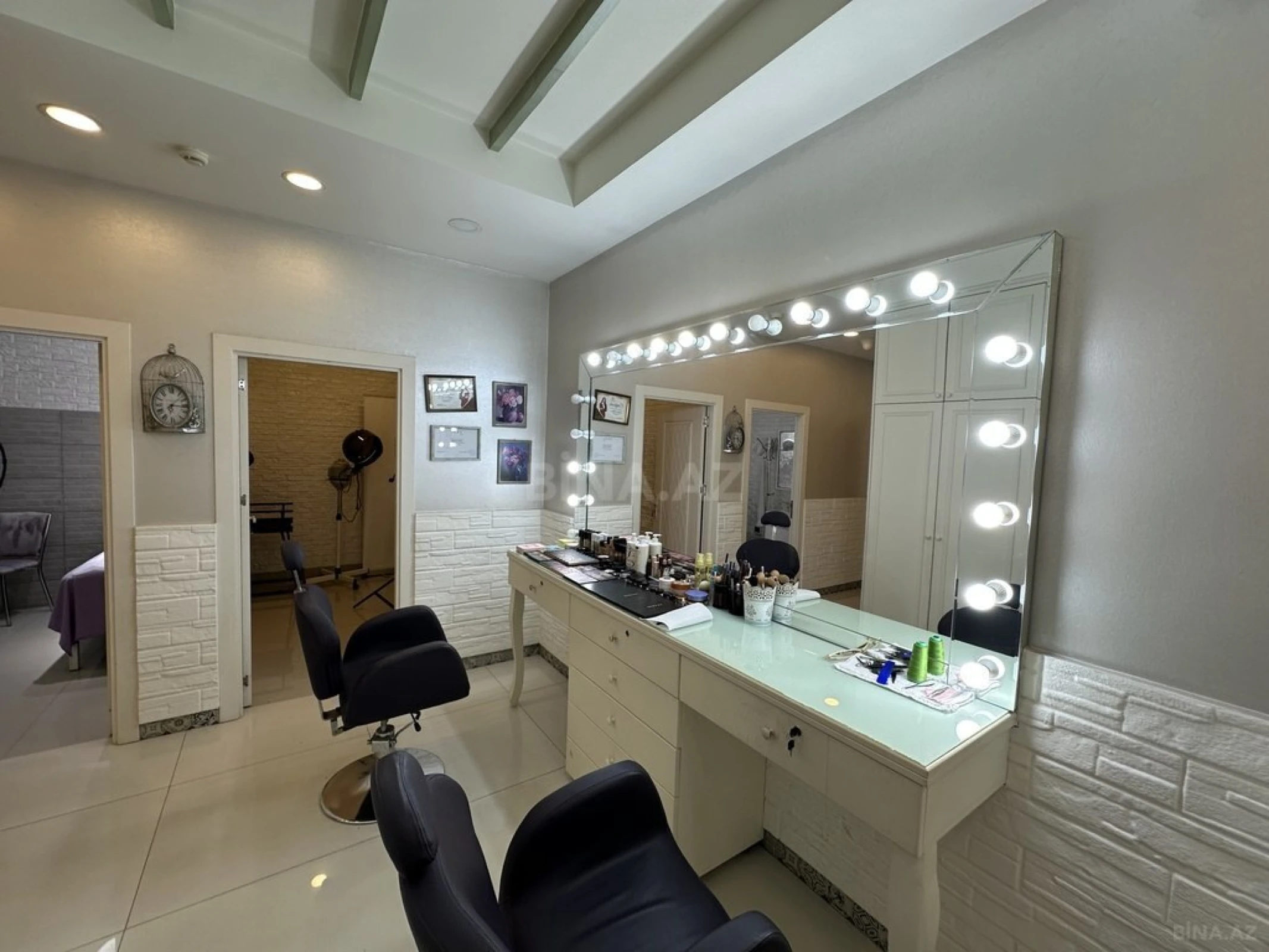 Satılır obyekt 200 m²