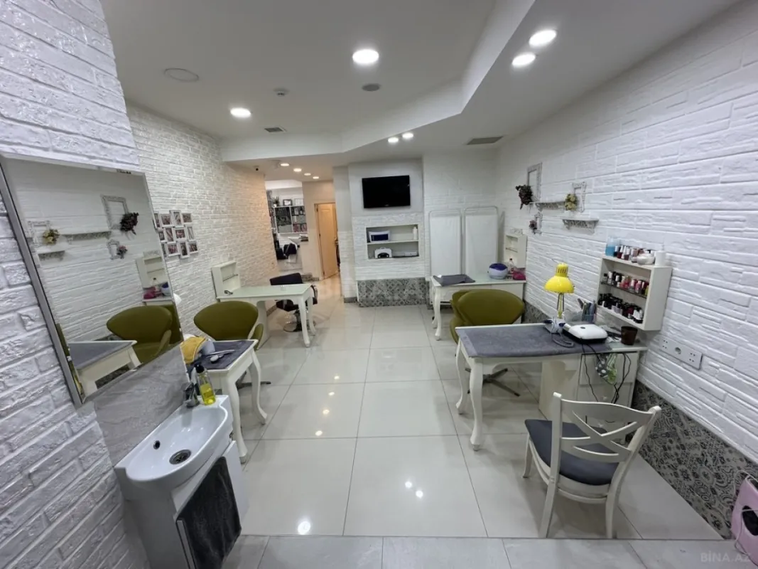 Satılır obyekt 200 m²