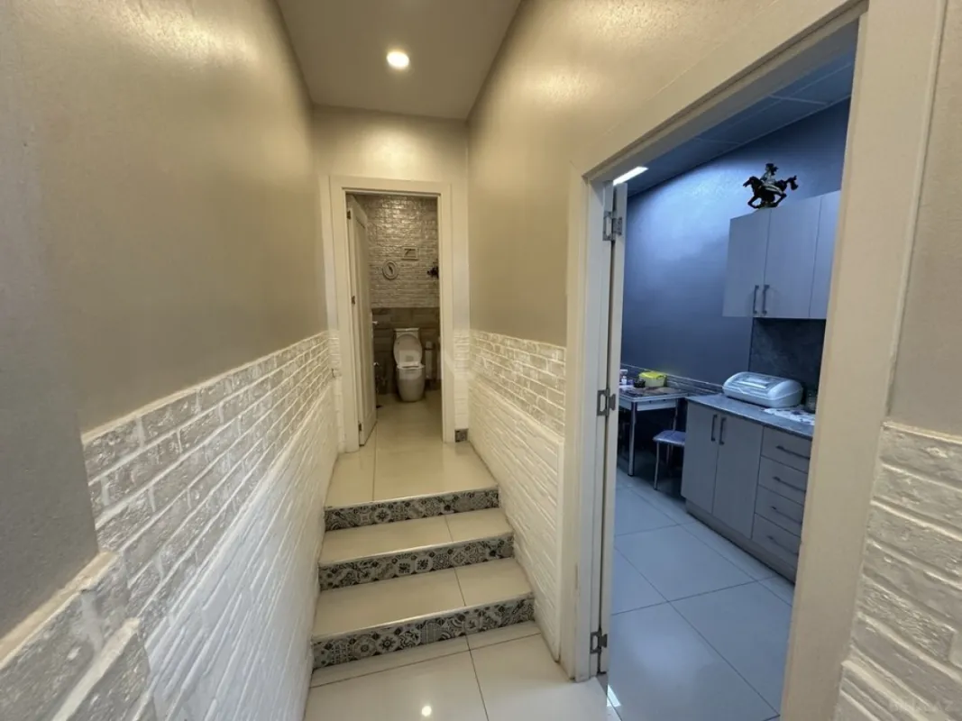 Satılır obyekt 200 m²