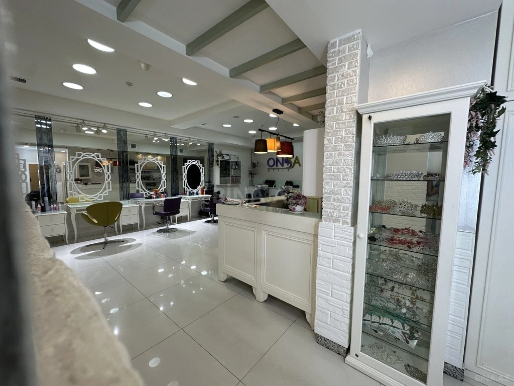 Satılır obyekt 200 m²