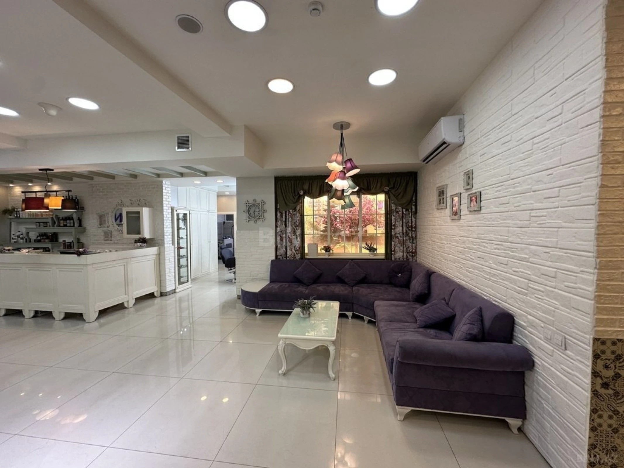 Satılır obyekt 200 m²