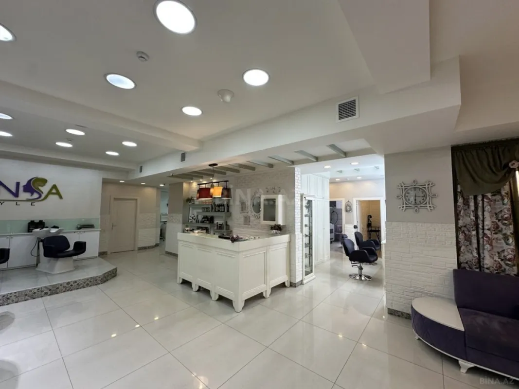 Satılır obyekt 200 m²